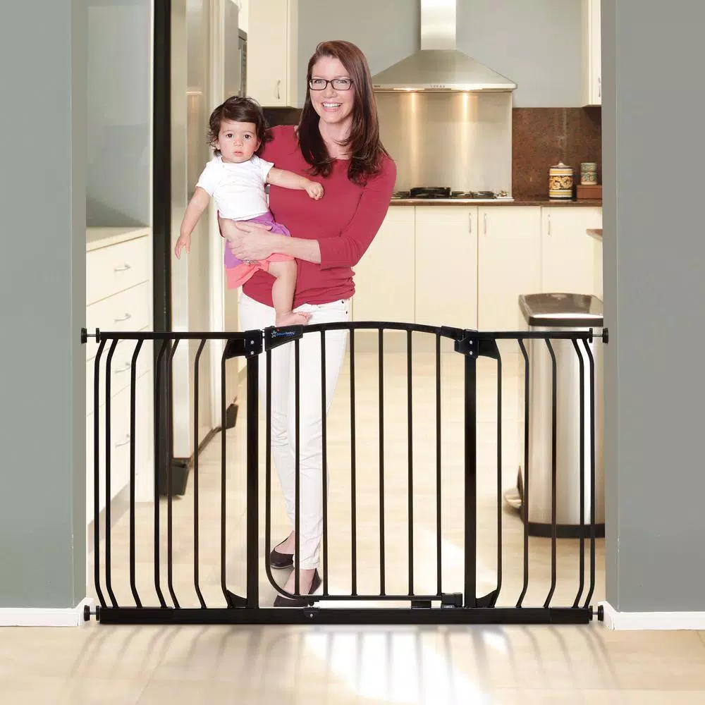 Dreambaby Chelsea Extra Wide Auto-Close Security Gate with Extensions, Black
