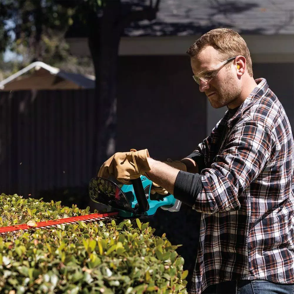 Makita 18V LXT Lithium-Ion Cordless 22 in. Hedge Trimmer (Tool Only)