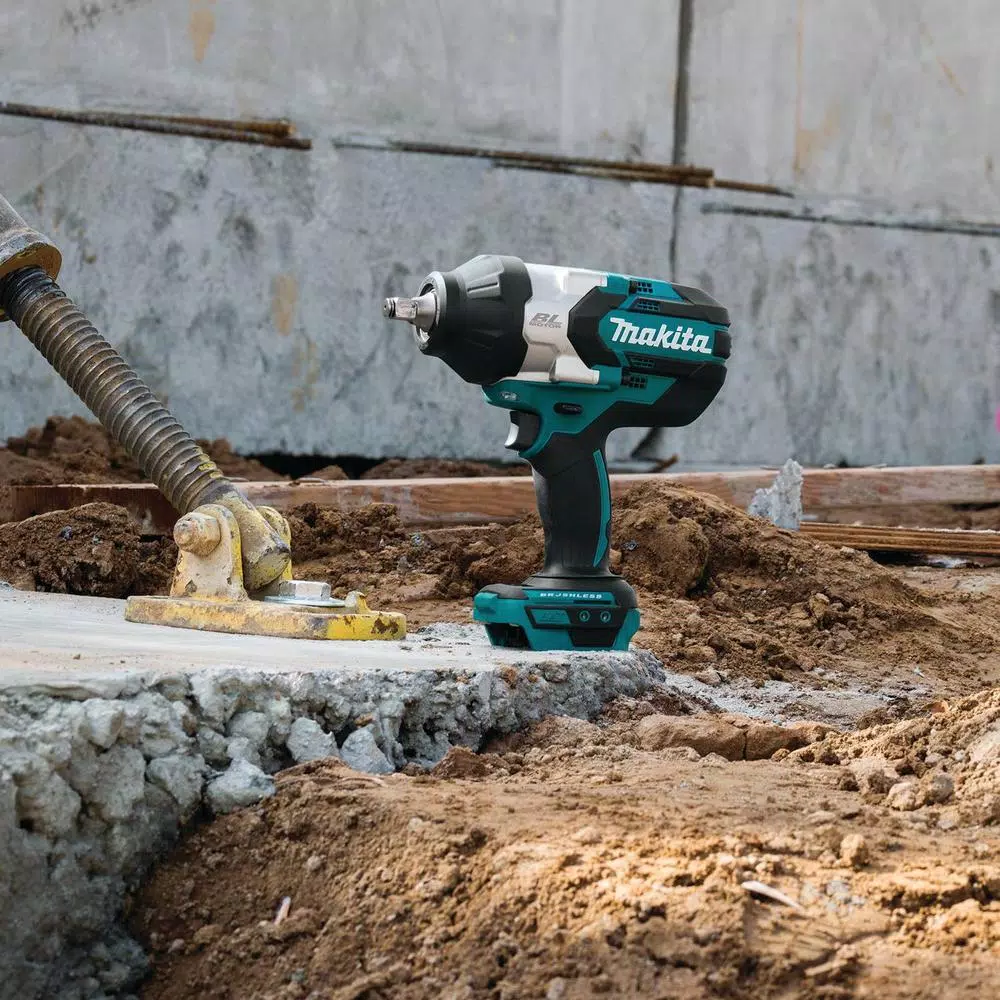Makita 18V LXT Brushless High Torque 1/2 in. Impact Wrench & 14-Piece Deep Well Socket Set