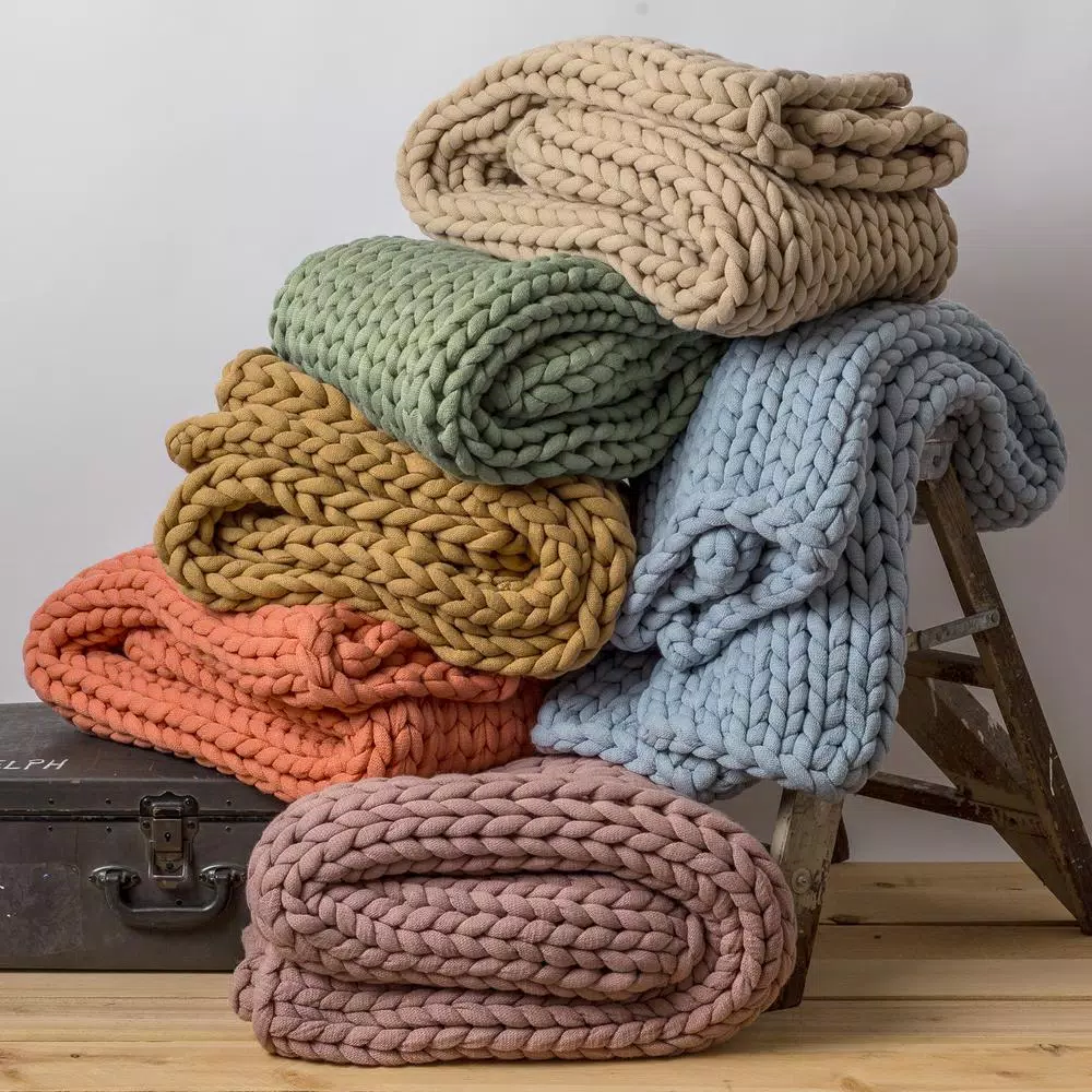 DONNA SHARP Coral Chunky Knit Acrylic Throw Blanket, 40 x 50 in