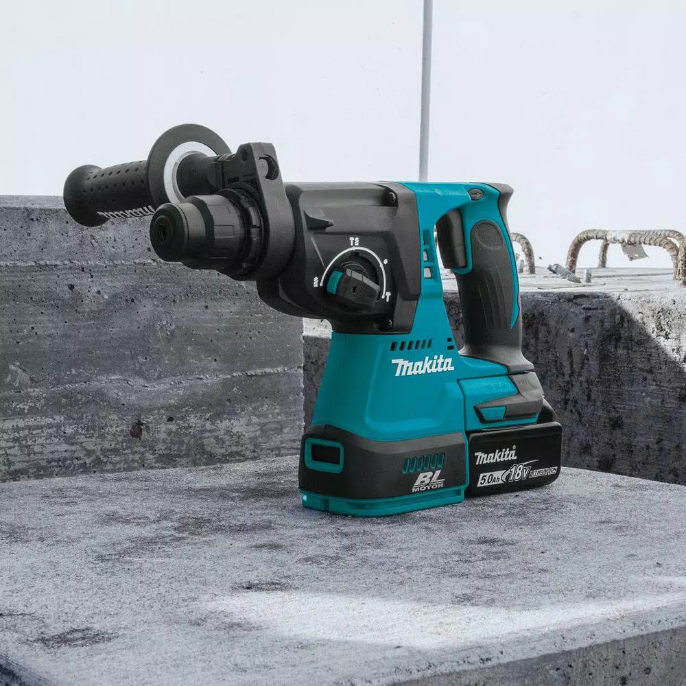 Makita 18V LXT Brushless SDS-Plus Rotary Hammer Drill Kit with Bonus Dust Extraction Attachment