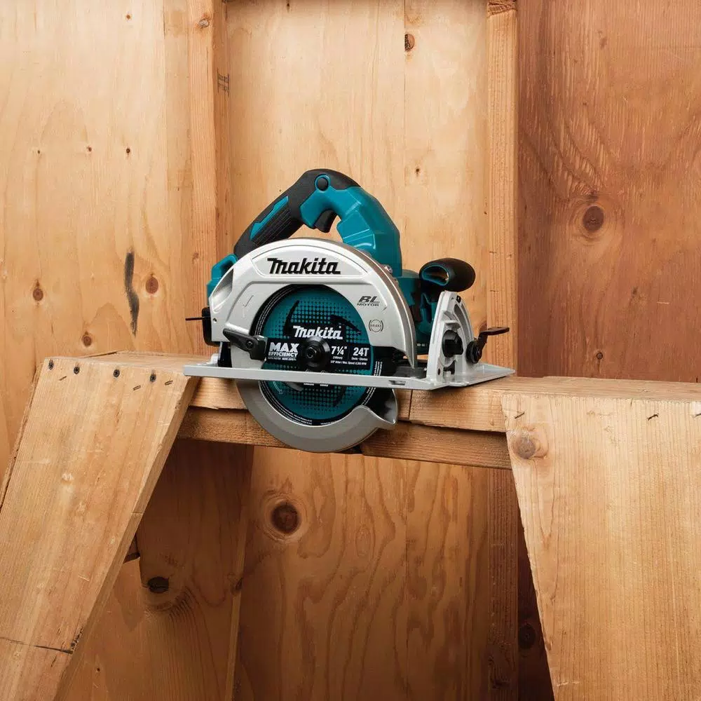 Makita 18V X2 LXT Brushless 7-1/4 in. Circular Saw Kit (36V) with 2 5.0Ah Batteries and Charger