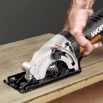 Worx POWER SHARE 20V Cordless 3-3/8 in. Compact Circular Saw Kit thumbnail 3