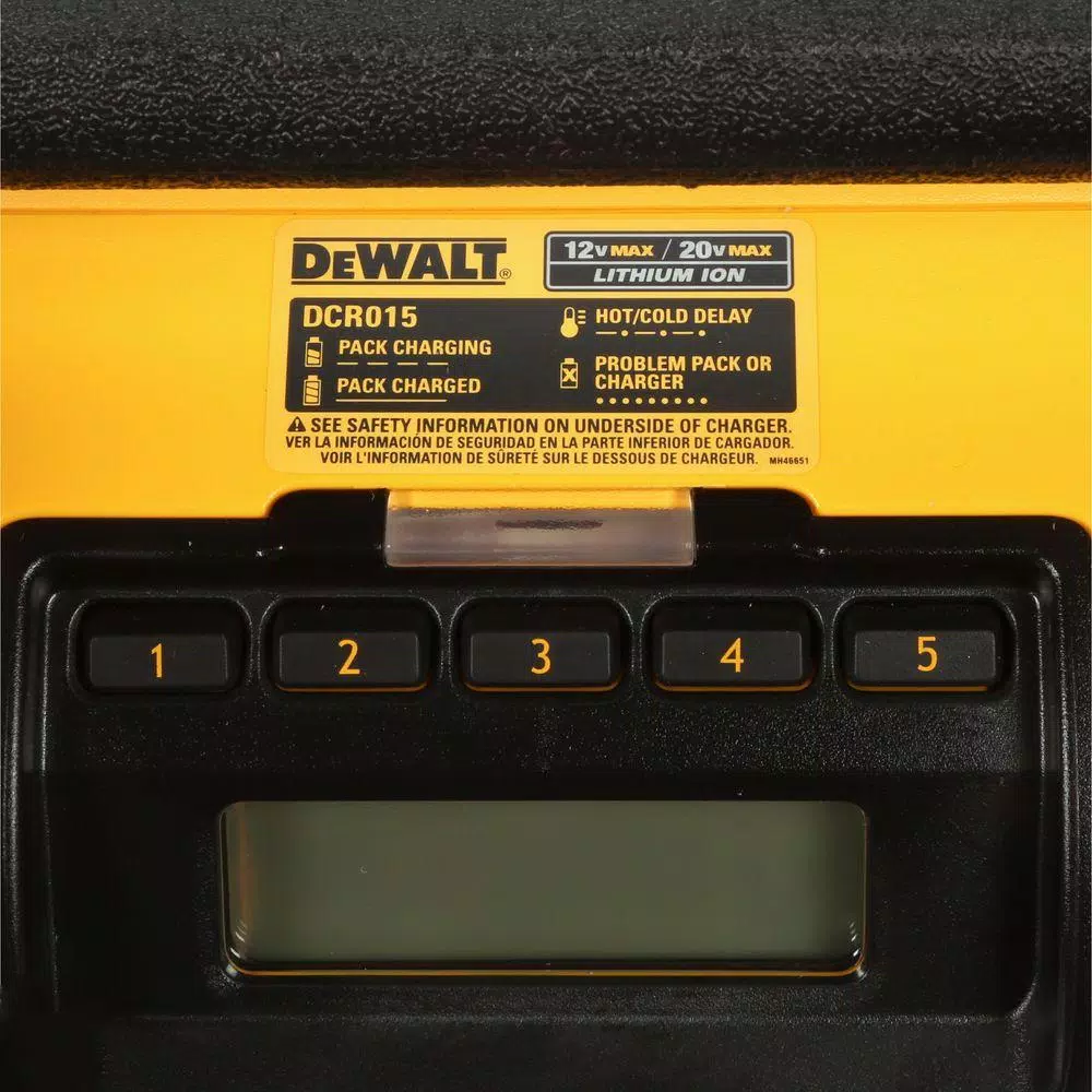 DEWALT 20V MAX Worksite Radio with Built-in 2 Amp Charger, DCR015