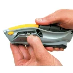 Alltrade Squeeze Auto-Loading Utility Knife with 6 Heavy Duty Blades thumbnail 5