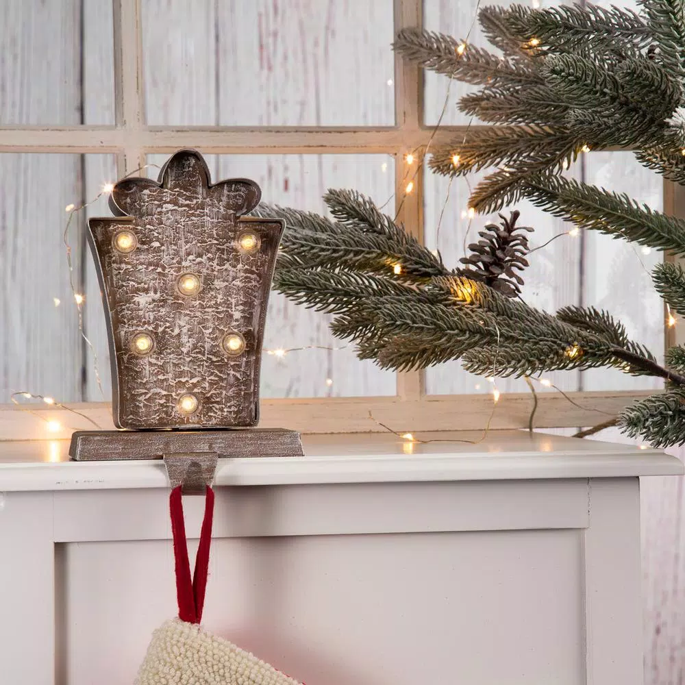 Glitzhome 2-Pack Marquee LED Metal Tree and Gift Box Stocking Holders