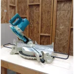 Makita 12 in. 15 Amp Corded Single-Bevel Compound Miter Saw with 40T Carbide Blade thumbnail 10