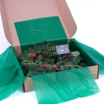 VAN ZYVERDEN 24 in. Live Fresh Cut Pacific Northwest Christmas Wreath with Noble Fir and Incense Cedar thumbnail 5
