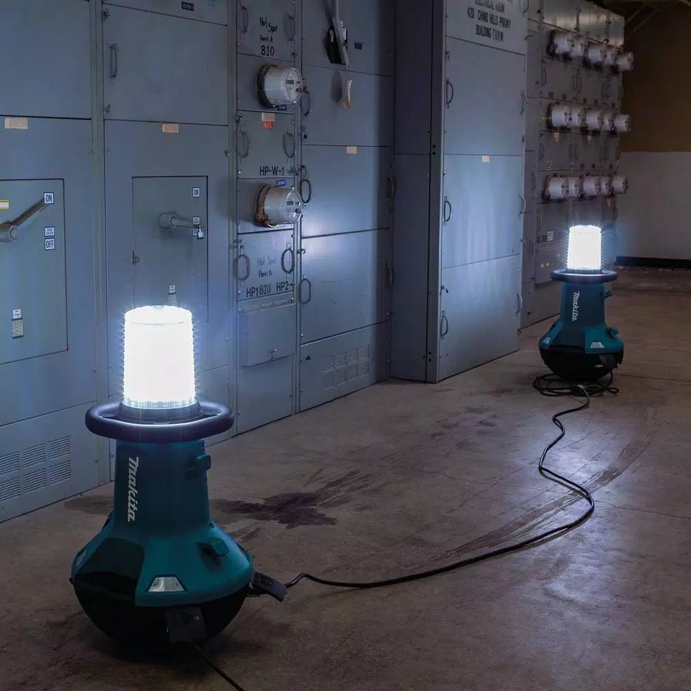 Makita 18V X2 LXT Cordless/Corded LED Upright Area Light, 5500 Lumens