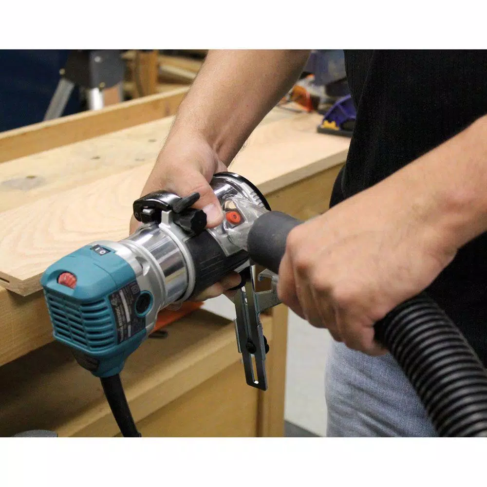 Makita 1-1/4 HP 6.5 Amp Compact Corded Router Kit with Plunge Base and Variable Speed