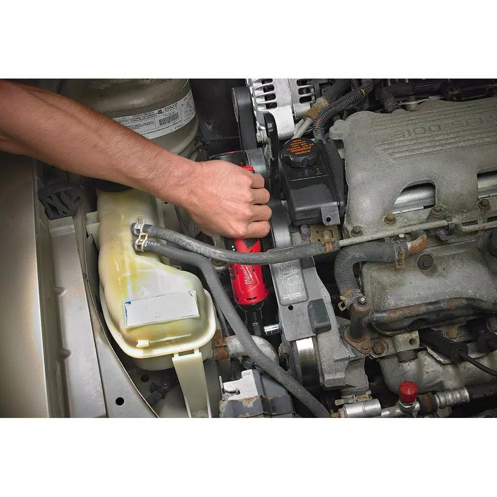 Milwaukee M12 12V Lithium-Ion Cordless 3/8 in. and 1/4 in. Ratchet Kit with Battery, Charger and Bag