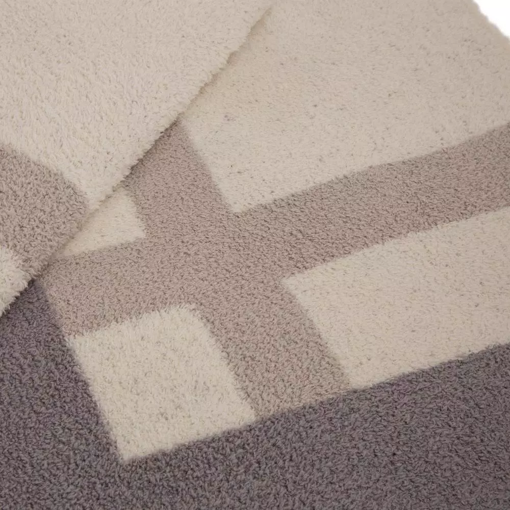 Glitzhome Modern Geometric Pattern Knitted Feather Yarn Throw Blanket, 60 x 50 in