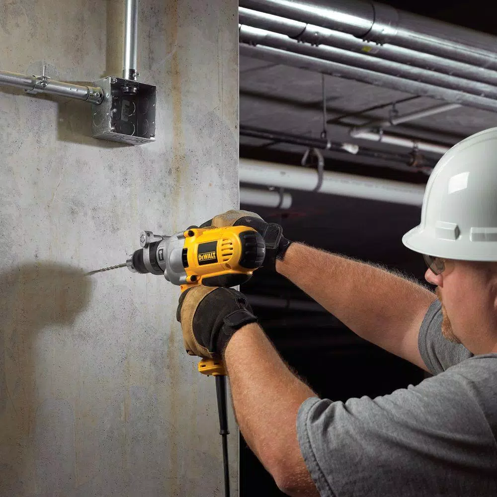 DEWALT 1/2 in. 10 Amp VSR Mid-Handle Grip Hammer Drill Kit