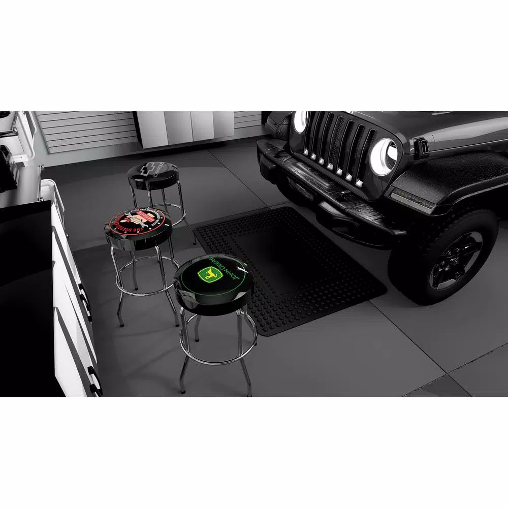 Plasticolor International Harvester Case IH Officially Licensed Garage Shop Stool