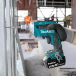 Makita 18V LXT Brushless Drywall Screwdriver & Cut-Out Tool 2-Piece Combo Kit with 5.0Ah Batteries thumbnail 3