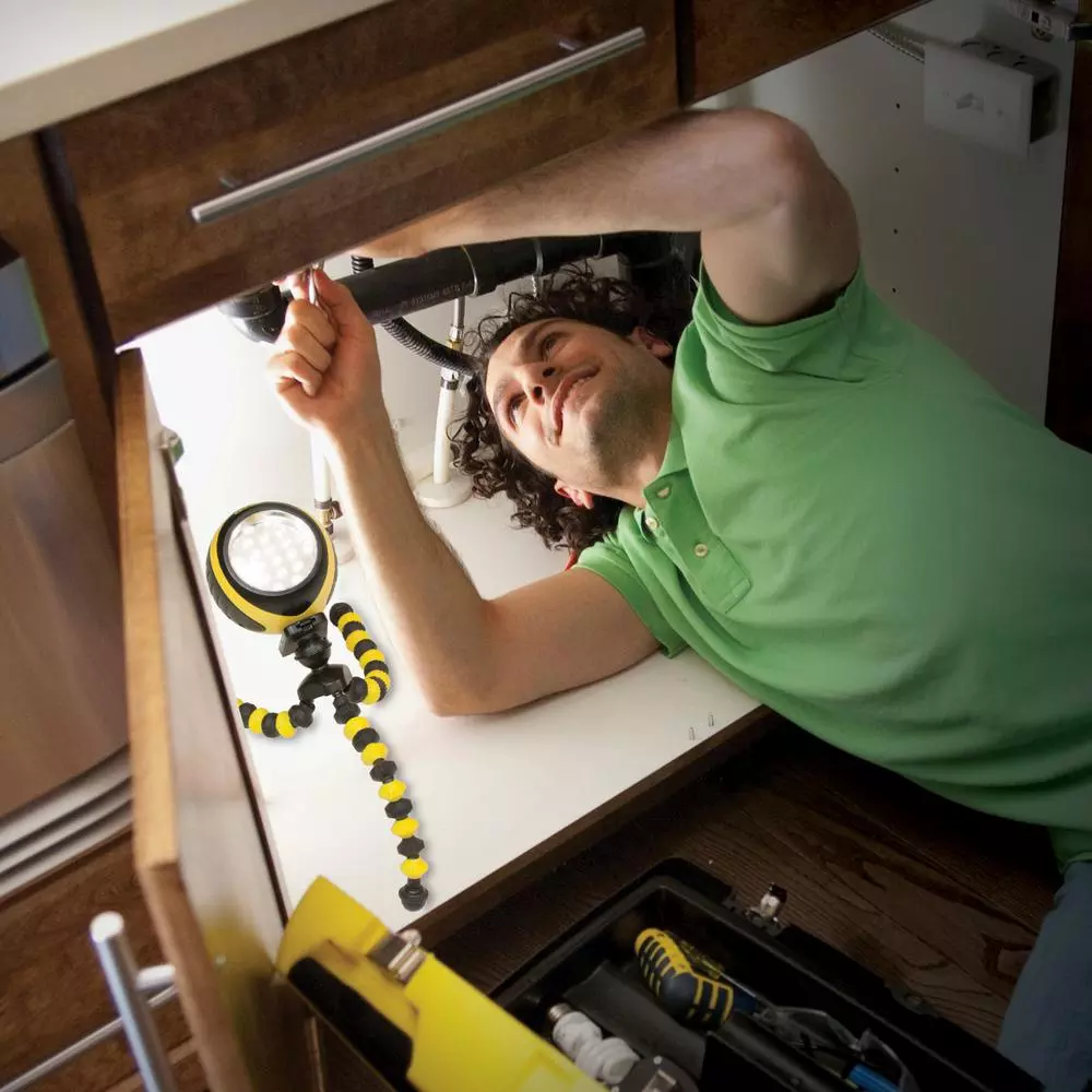 Stanley SB01AL SquidBrite LED Worklight, 20 Ultra-Bright LEDs, 13-Hour Runtime