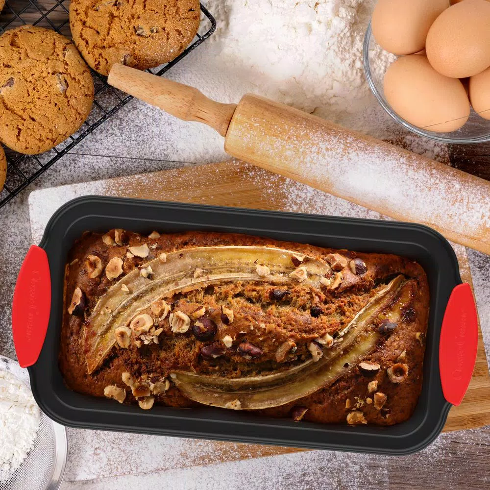 Classic Cuisine 6-Piece Nonstick Carbon Steel Bakeware Set with Silicone Handles