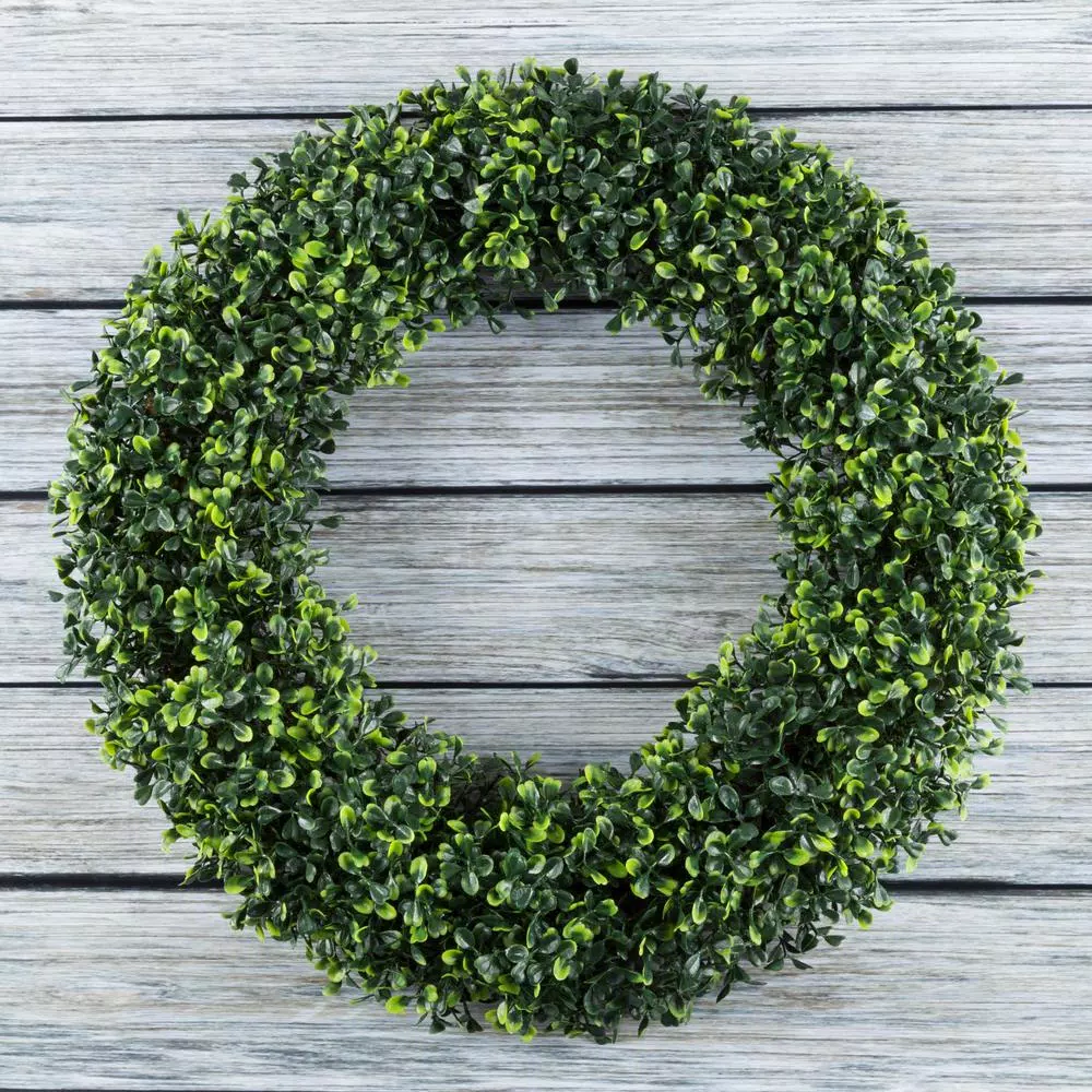 Pure Garden 19.5 in. Artificial Boxwood Wreath, UV Resistant Green Decor