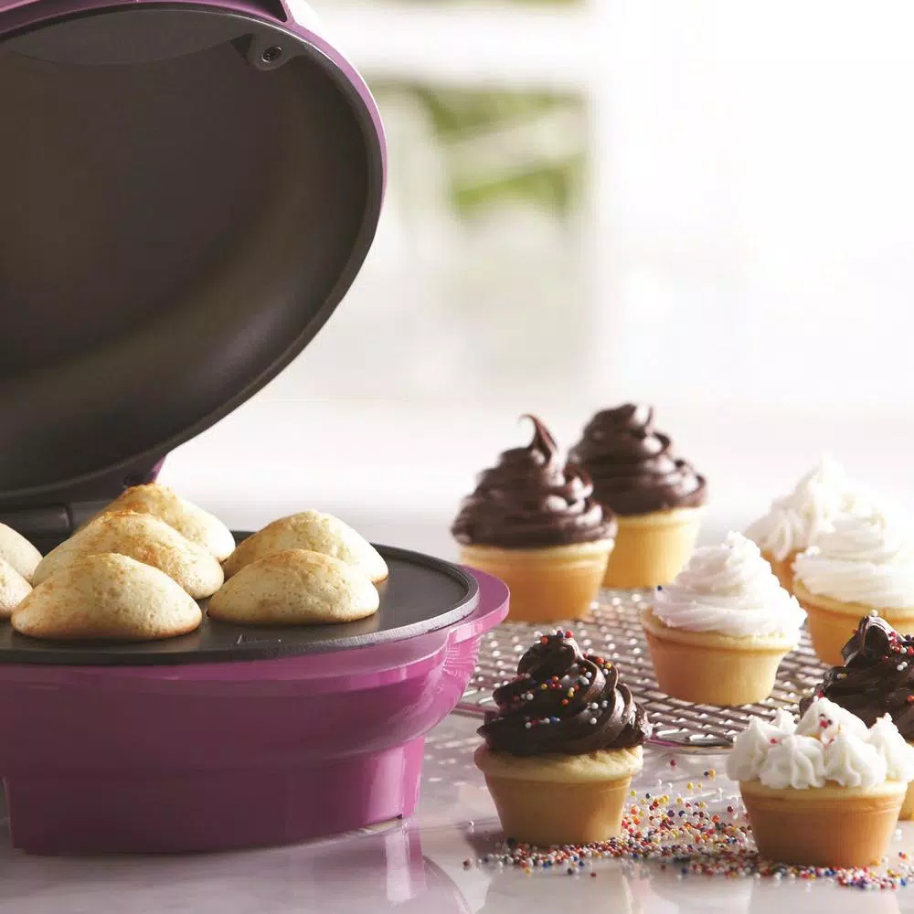 Brentwood Appliances TS-252 Mini Cupcake Maker, 7-Slot Nonstick Specialty Maker, Pink