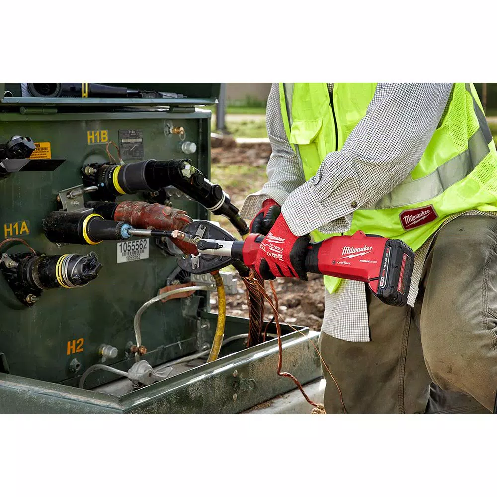 Milwaukee M18 FORCE LOGIC 6-Ton Cordless Utility Crimping Kit with BG-D3 Jaw