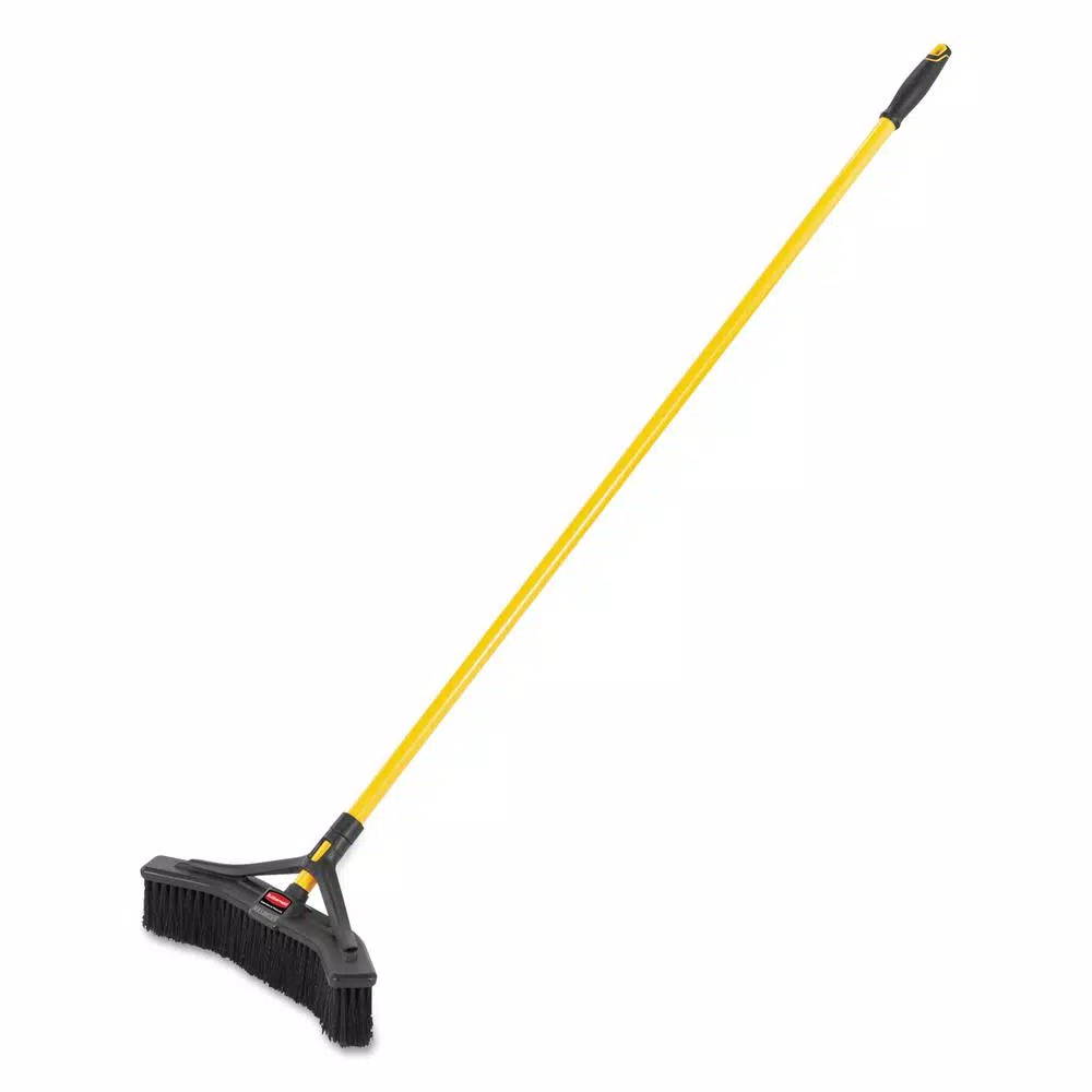 Rubbermaid Commercial Products Maximizer 18 in. Polypropylene Push-to-Center Push Broom with Steel Handle, Yellow/Black