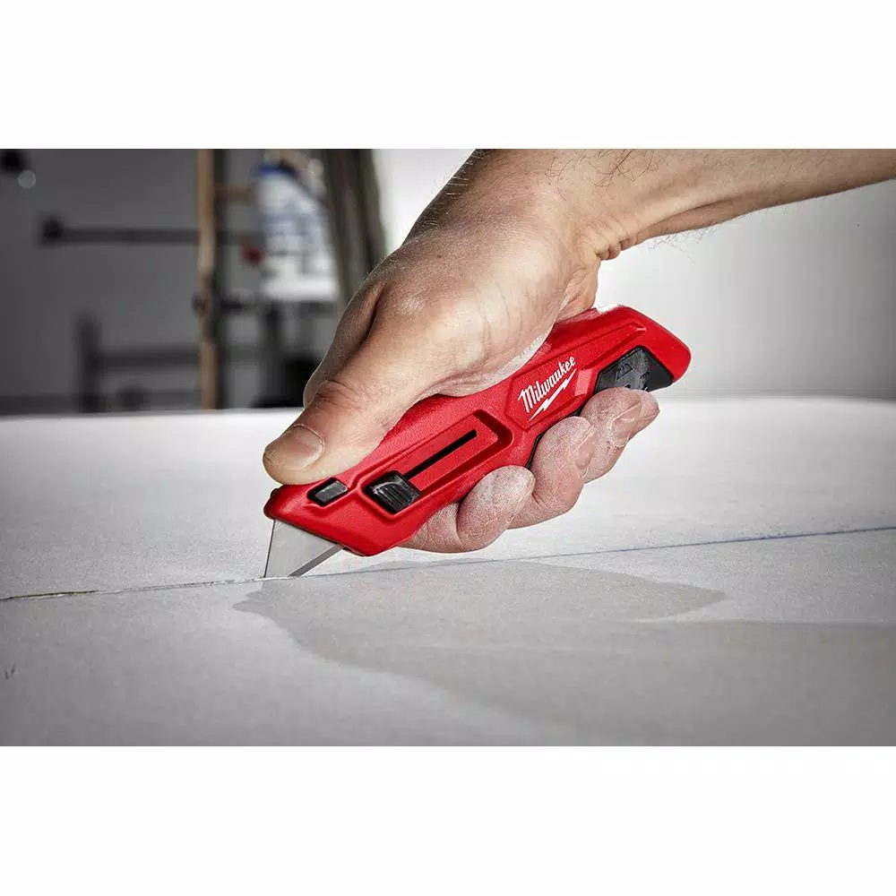 Milwaukee Side Slide Utility Knife with Metal Body and Blade Storage