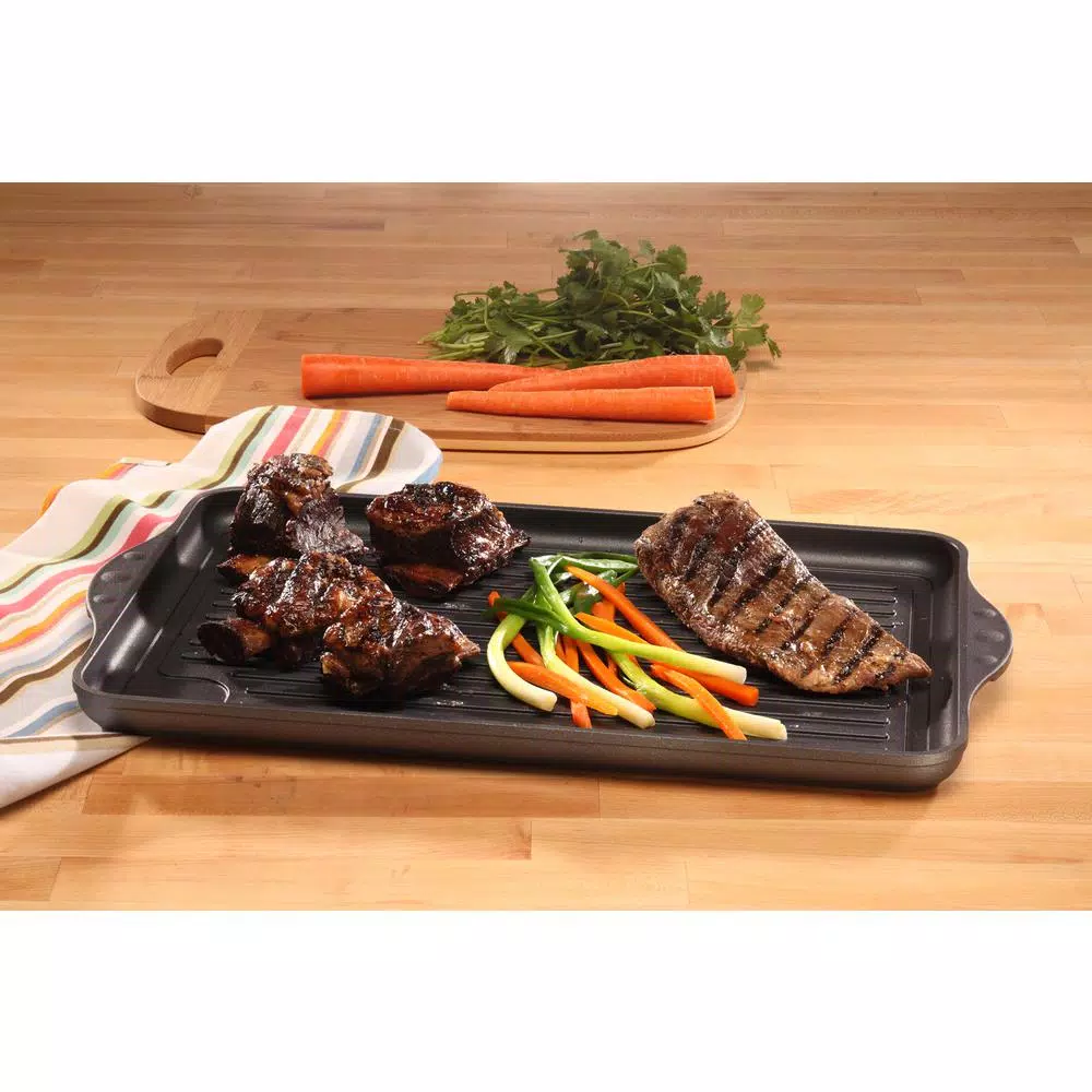 Swiss Diamond 17 in. Cast Aluminum Nonstick Double Burner Grill Pan, Gray