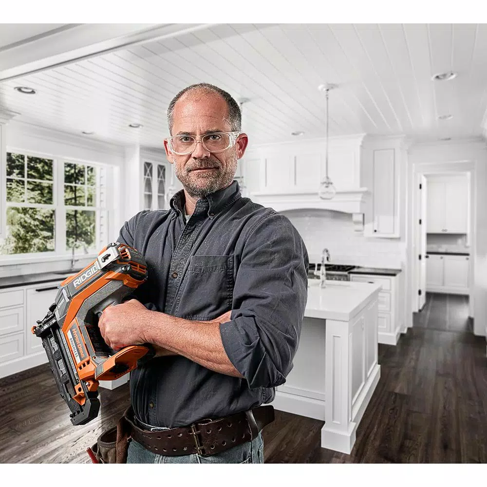 RIDGID 18V Cordless Brushless HYPERDRIVE 16-Gauge 2-1/2 in. Straight Finish Nailer Kit