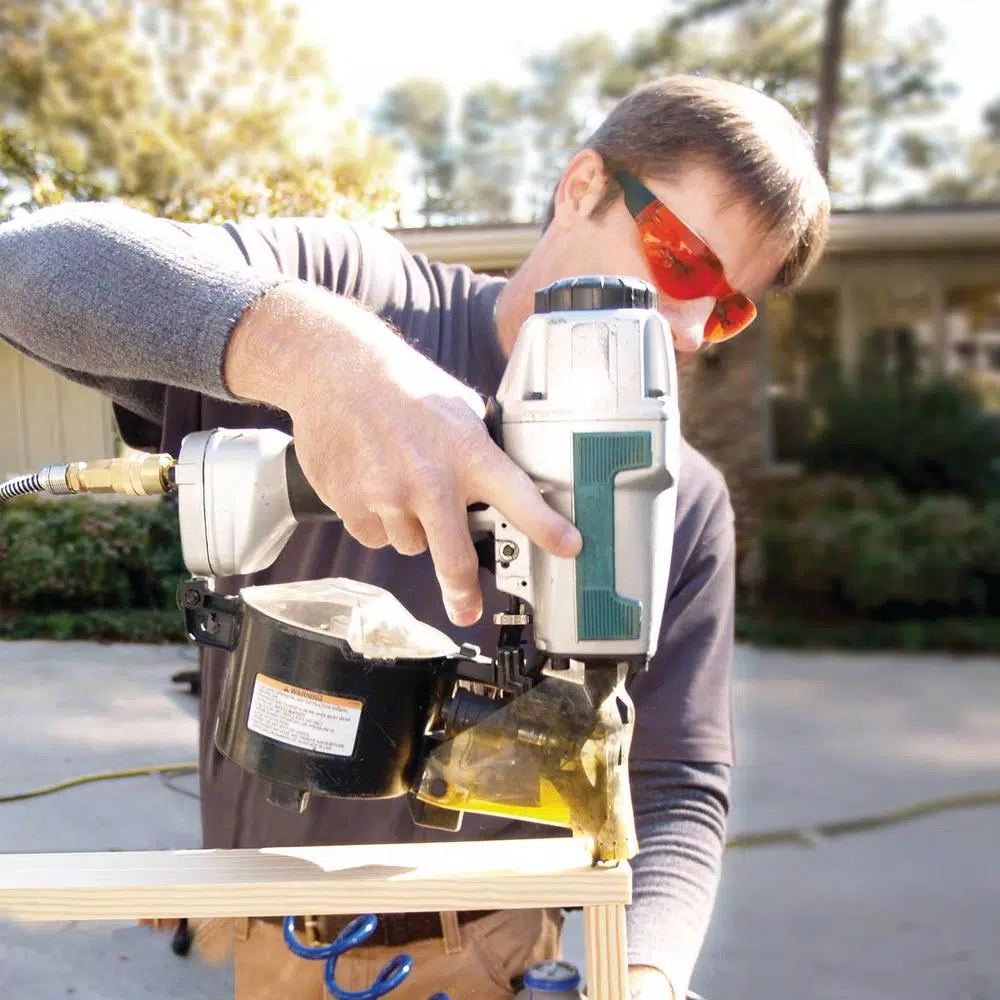 Makita 5007MG 7-1/4" Magnesium Circular Saw & AN611 Siding Coil Nailer Combo Kit