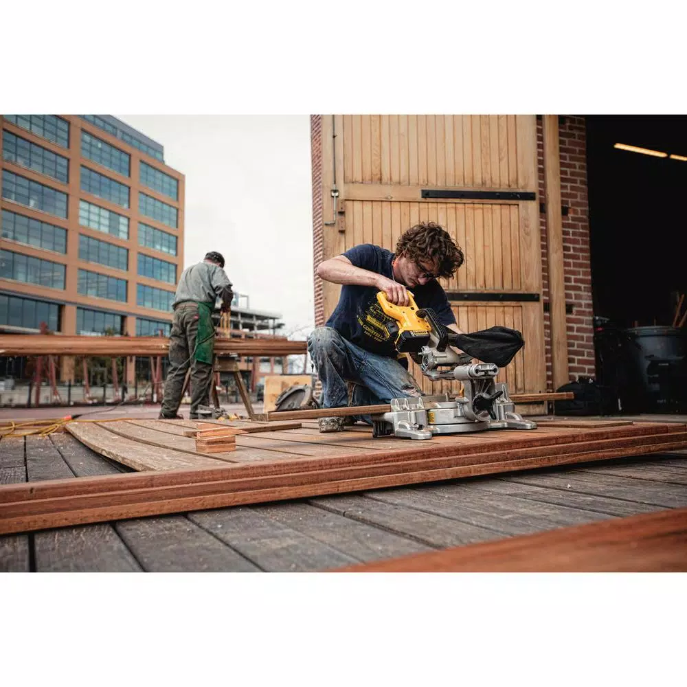 DEWALT 20V MAX Cordless 7-1/4 in. Sliding Compound Miter Saw Combo Kit with 4.0 Ah Battery & Bonus Cordless Jigsaw