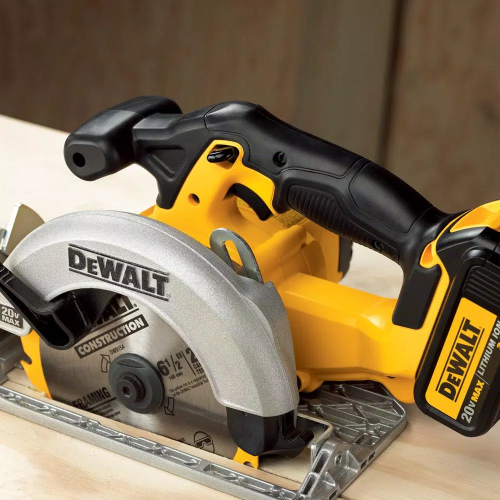 DEWALT 20V MAX XR Brushless 4-Tool Combo Kit with FLEXVOLT 6.0Ah & 2.0Ah Batteries