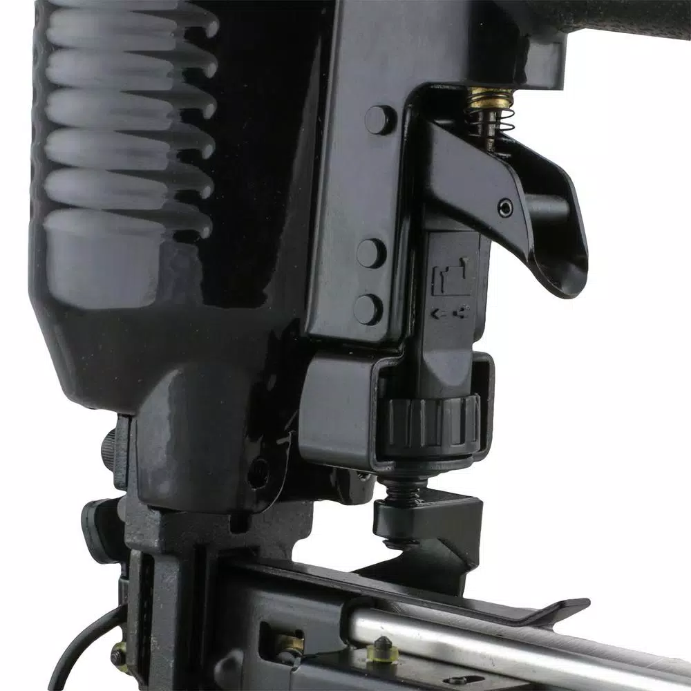 Freeman PFS16 Pneumatic 16-Gauge 1 in. Fencing Stapler