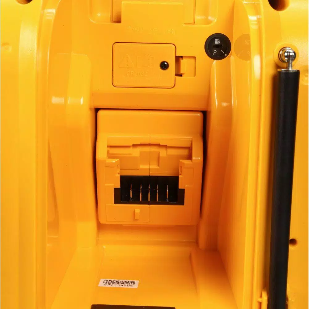 DEWALT 20V MAX Worksite Radio with Built-in 2 Amp Charger, DCR015