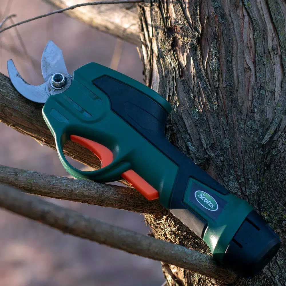 Scotts 7.2V Cordless Electric Pruner with 2 Ah Lithium-Ion Battery and Charger