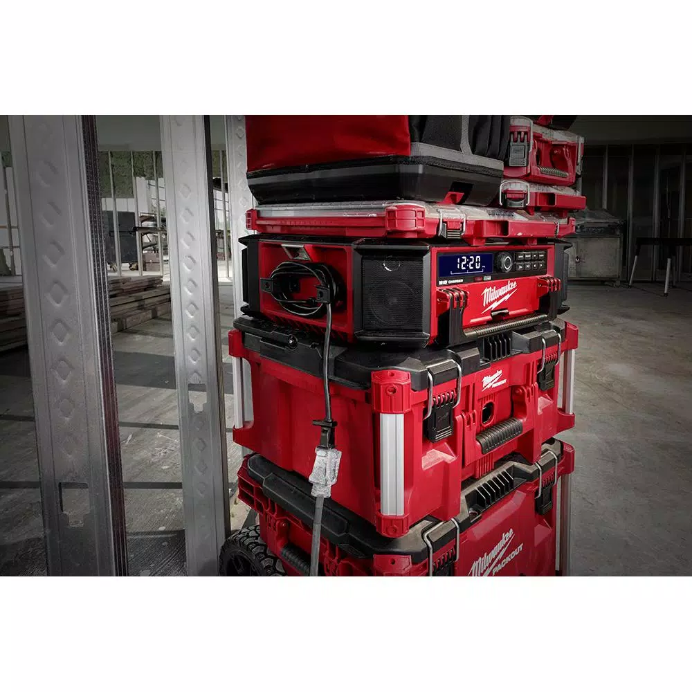 Milwaukee M18 PACKOUT Radio/Speaker with Built-In Charger and PACKOUT Dolly Utility Cart Bundle