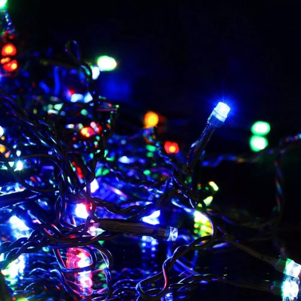 ALEKO 10 ft. 105-Light Multicolor LED String Lights, Flashing Effect, Plug-In