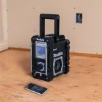 Makita 18V LXT Lithium-Ion Bluetooth Job Site Radio, Model XRM06B (Tool Only) thumbnail 3