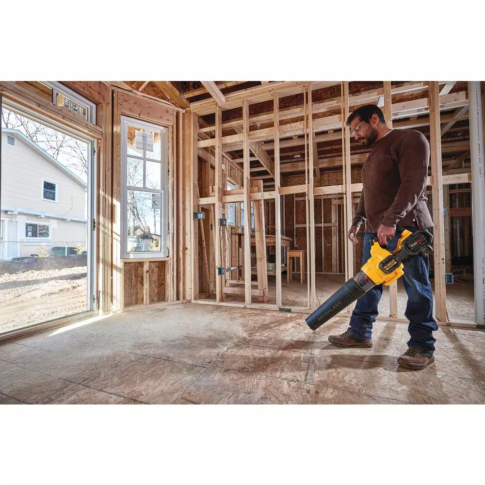DEWALT 60V MAX FLEXVOLT Brushless 15 in. String Trimmer with Bonus 600 CFM Blower Kit
