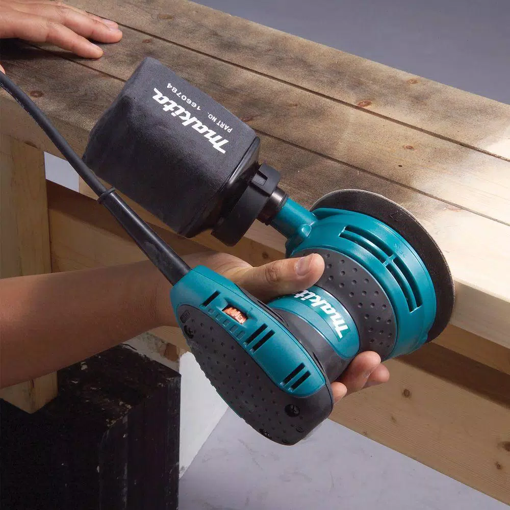 Makita BO5031K 5 in. Corded Random Orbital Sander with Variable Speed and Tool Case