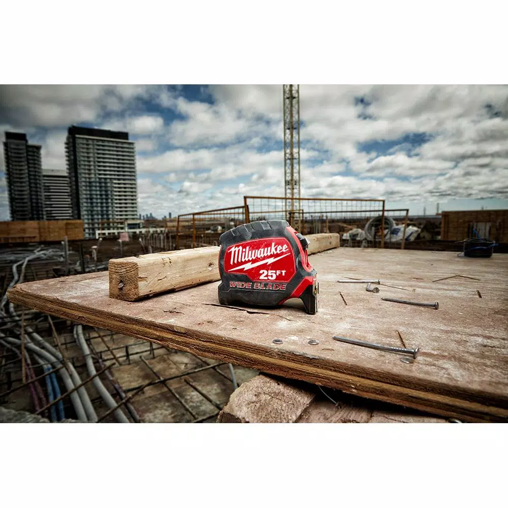 Milwaukee 25 ft. Blade Tape Measure with 14 ft. Standout and Fastback Compact Folding Utility Knife Set