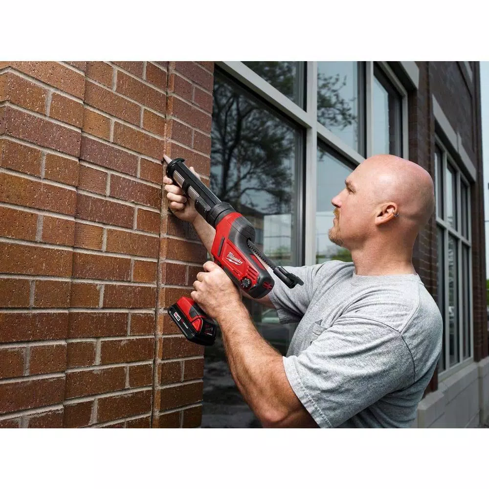 Milwaukee M18 FUEL 18V Brushless Reciprocating Saw & Caulk Gun Combo Kit with (2) 6.0 Ah Batteries