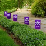 LUMABASE Skull and Crossbones Purple Plastic Halloween Luminary Bags, 12-Count thumbnail 4