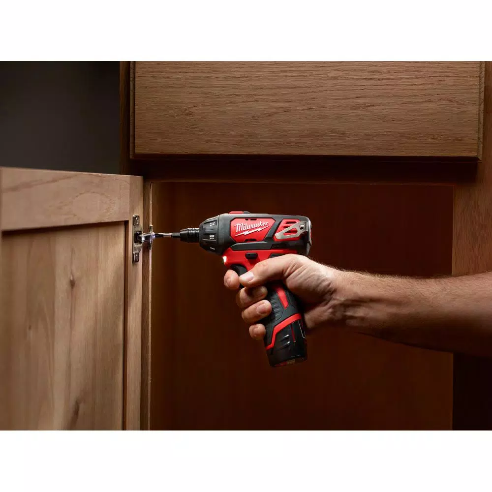 Milwaukee M12 12V Lithium-Ion Cordless 1/4 in. Hex Screwdriver and 1/4 in. Ratchet 2-Tool Combo Kit