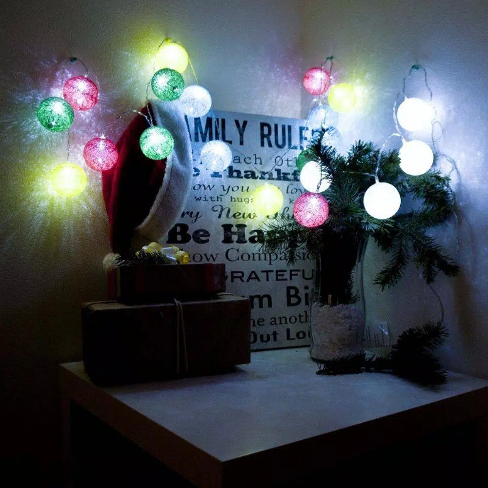 ALEKO 20 LED White Battery Operated String Lights, 6 ft. - Set of 2