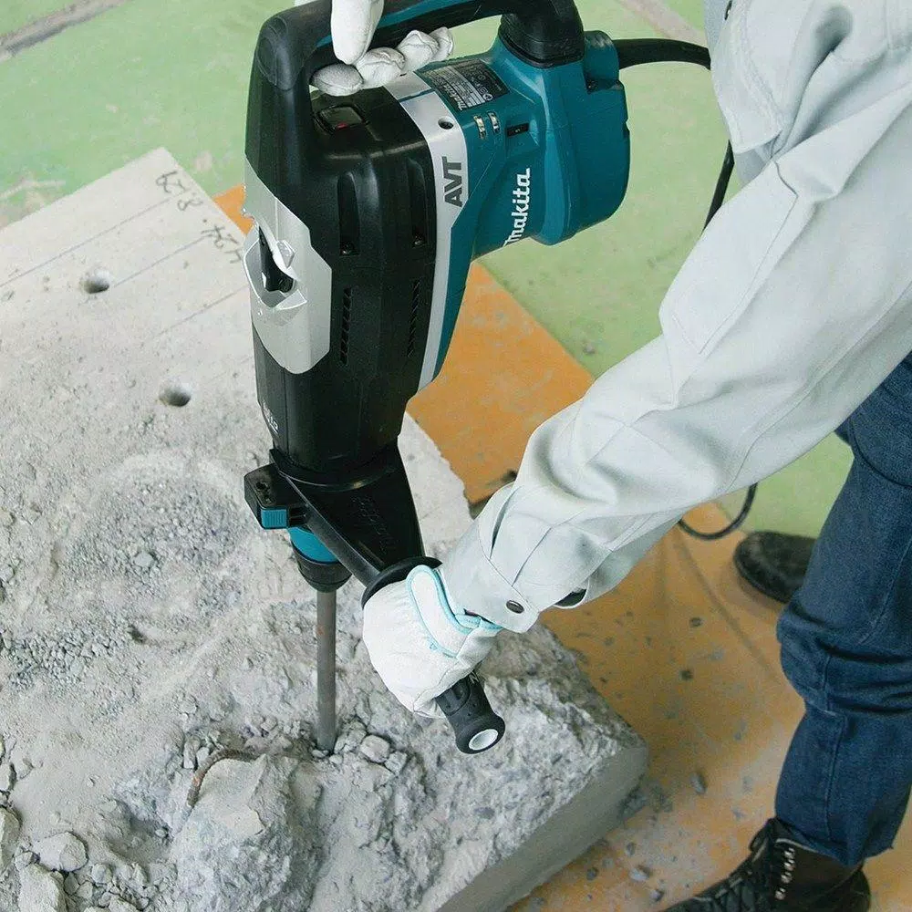 Makita 15 Amp SDS-MAX Rotary Hammer Drill with Anti-Vibration Technology (AVT) and Hard Case
