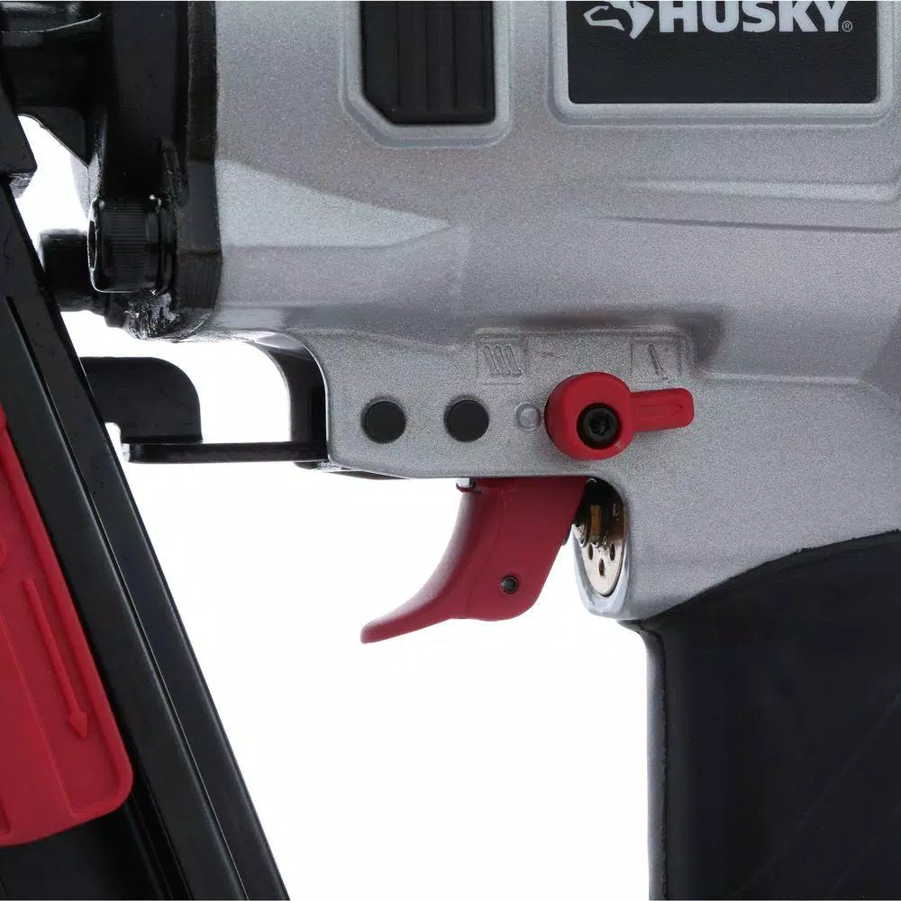 Husky 2-Piece Pneumatic 21-Degree Framing Nailer and Mini Palm Nailer Kit