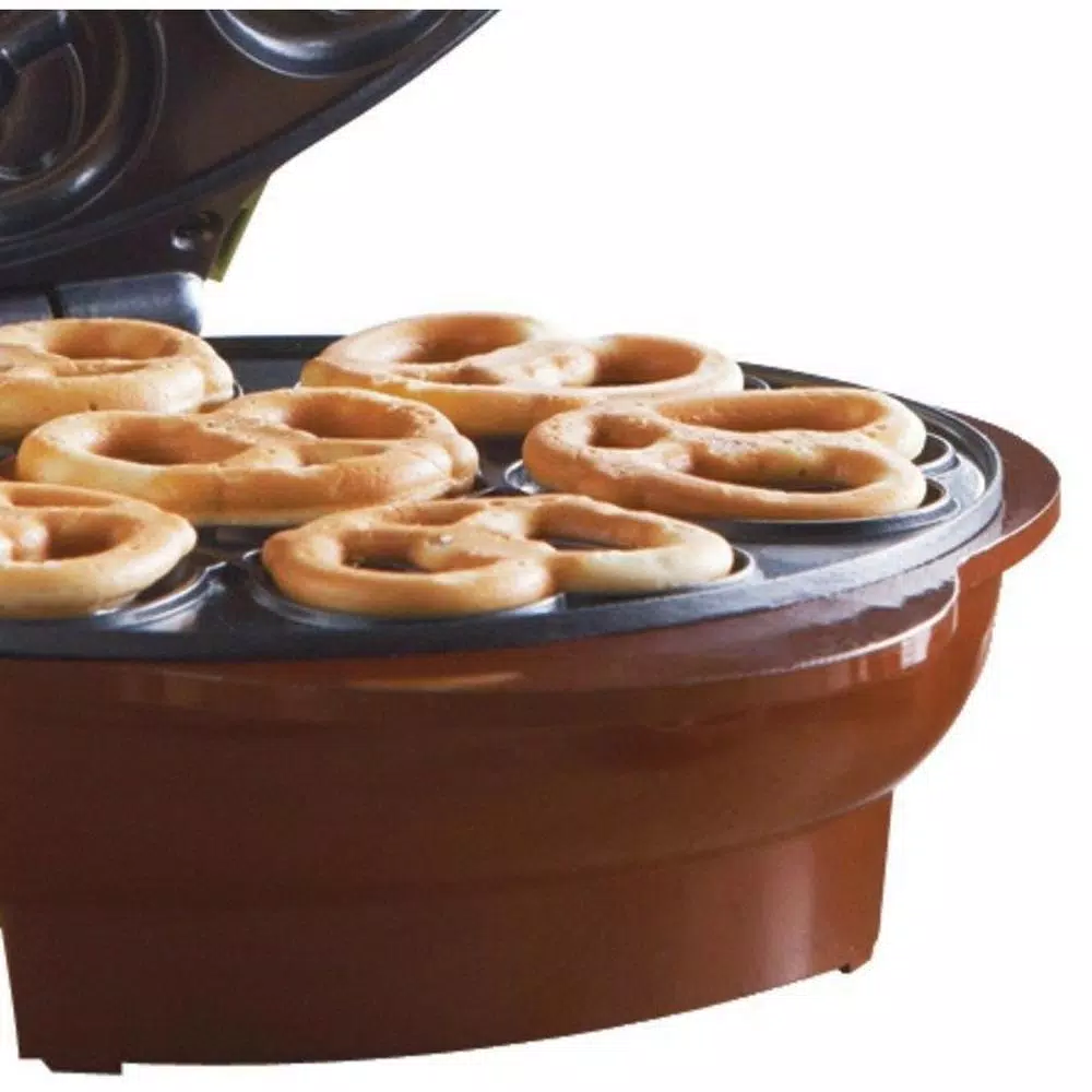 Brentwood Appliances Brentwood Appliance TS-251 Mini Electric Pretzel Maker, 750W, Nonstick, Green