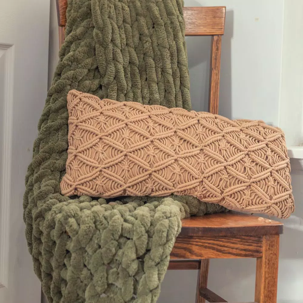 DONNA SHARP Olive Chenille Chunky Knit Throw Blanket, 40 x 50 in