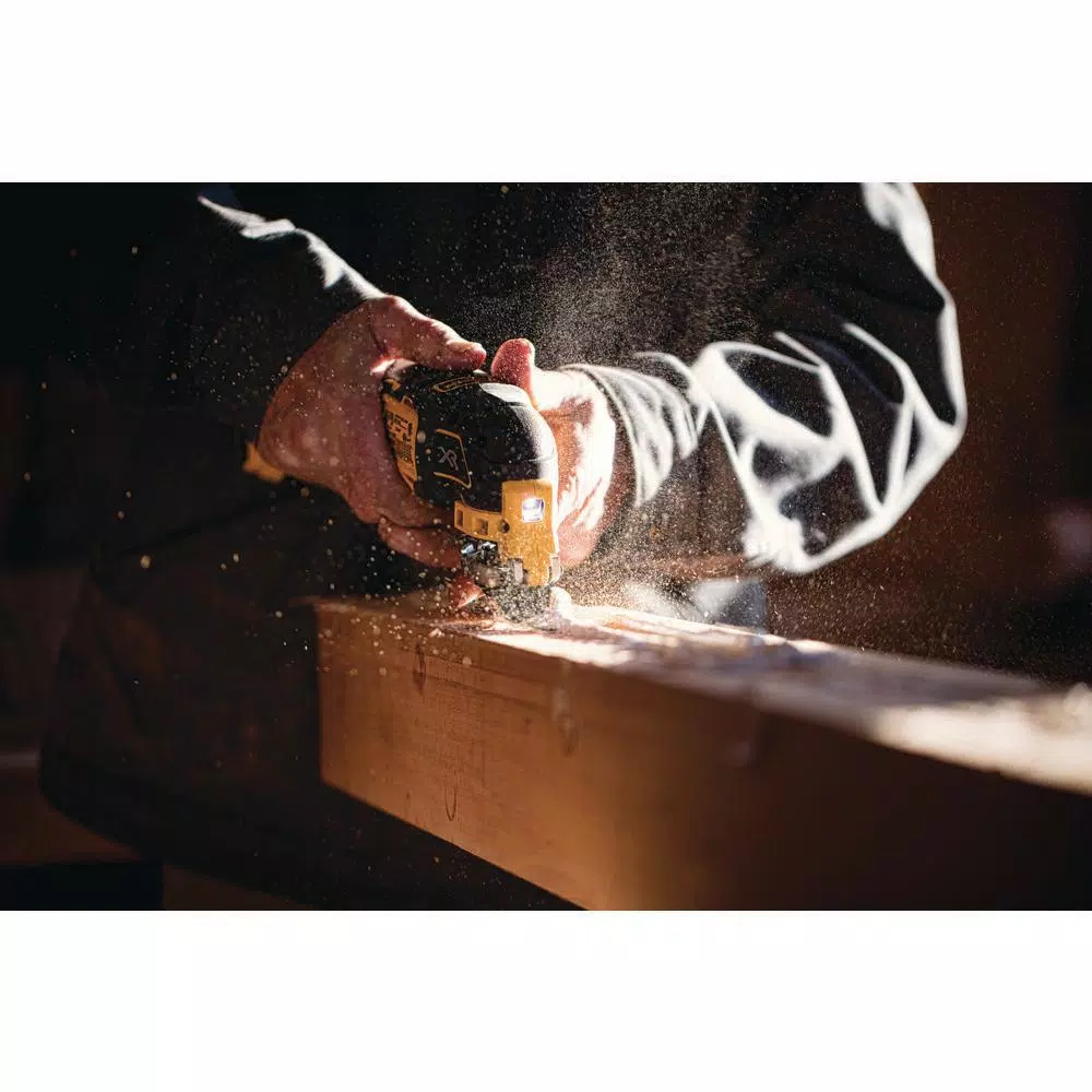 DEWALT 20V MAX XR Brushless 3-Speed Oscillating Multi-Tool Kit with 4.0Ah Battery and Charger