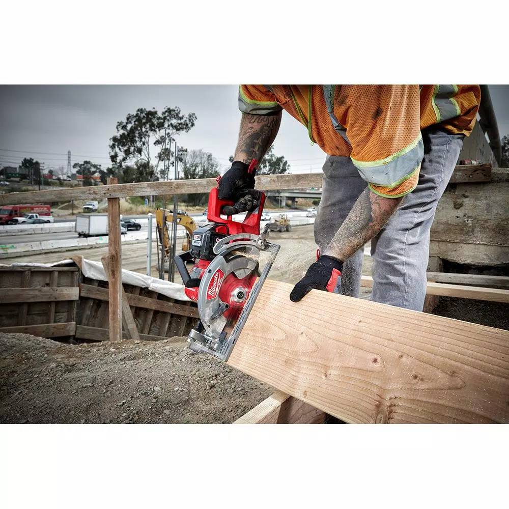 Milwaukee M18 FUEL 7-1/4 in. Rear Handle Circular Saw (Tool-Only)